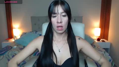 emiily_skinny online show from March 24, 12:05 am