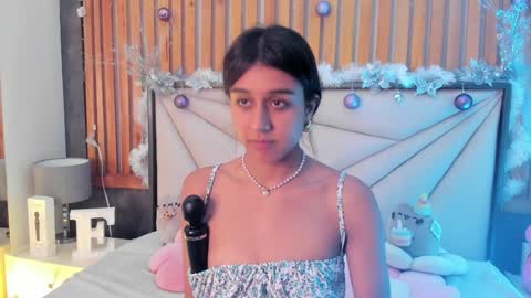 Snapshot of emiiscoot_1 chatting on December 5, 8:44 pm Emily online show from December 5, 8:44 pm