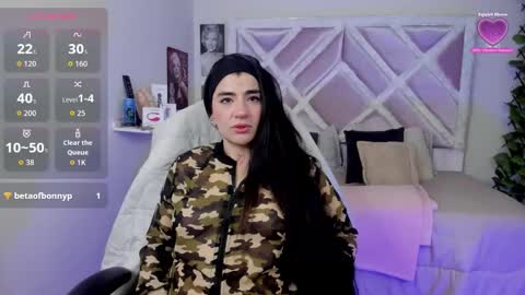 emilayton_ online show from November 4, 10:04 pm