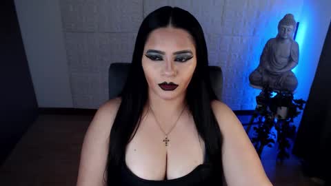 Snapshot of emili_evans_ chatting on February 15, 10:00 pm POWERFULL GODDESS EMILI online show from February 15, 10:00 pm