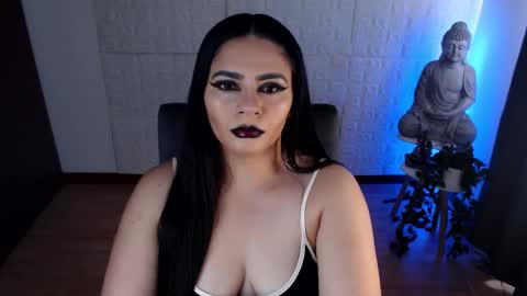 Snapshot of emili_evans_ chatting on February 24, 9:09 pm POWERFULL GODDESS EMILI online show from February 24, 9:09 pm