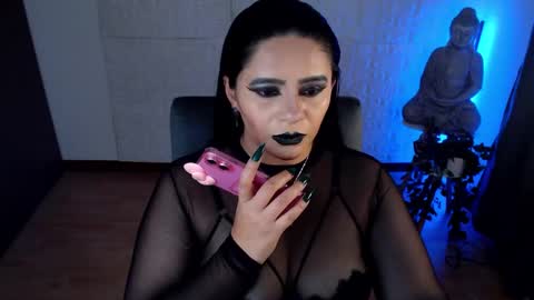 Snapshot of emili_evans_ chatting on February 13, 11:47 pm POWERFULL GODDESS EMILI online show from February 13, 11:47 pm