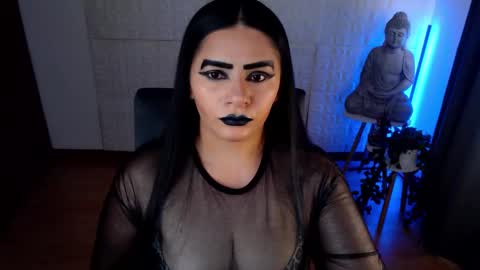 Snapshot of emili_evans_ chatting on December 5, 8:11 pm POWERFULL GODDESS EMILI online show from December 5, 8:11 pm
