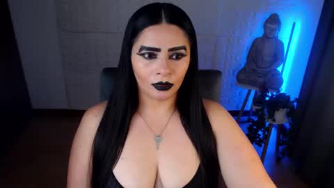 Snapshot of emili_evans_ chatting on December 11, 12:33 am POWERFULL GODDESS EMILI online show from December 11, 12:33 am