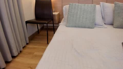 emilia_1040 online show from March 22, 1:17 pm