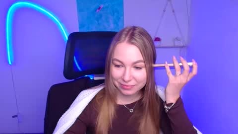 Emilia online show from November 13, 6:34 am