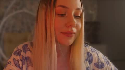 Emilia Lorent online show from December 21, 6:52 am