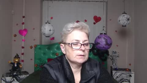 EmiliaGree online show from November 14, 7:14 pm