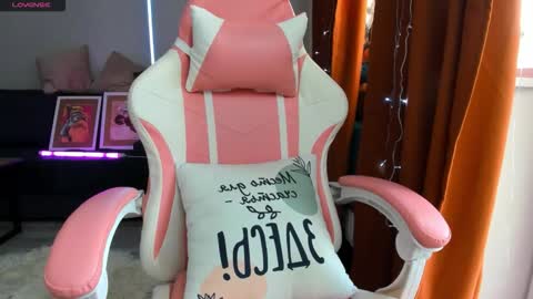 Emiliya online show from January 14, 8:41 am