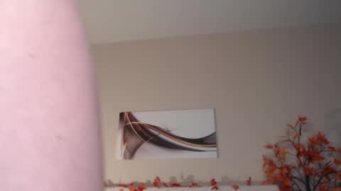 Snapshot of emilly_angel chatting on February 9, 7:41 pm Emily online show from February 9, 7:41 pm