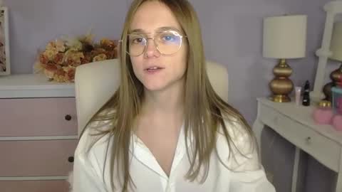 Emilly online show from January 17, 9:17 am