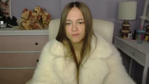 Emilly online show from November 18, 7:42 am