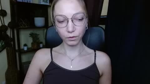 Emilly online show from February 18, 7:29 am