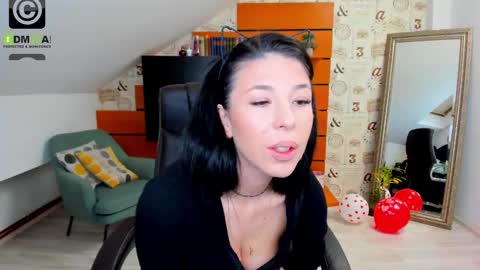 EmillyTaylor online show from February 18, 4:26 am