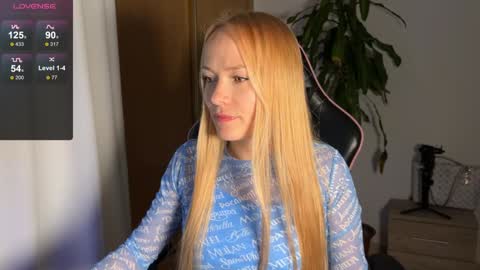 Snapshot of emily_jayreal chatting on January 9, 11:02 pm Emily online show from January 9, 11:02 pm