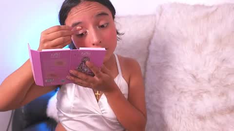 mily online show from April 21, 1:18 pm