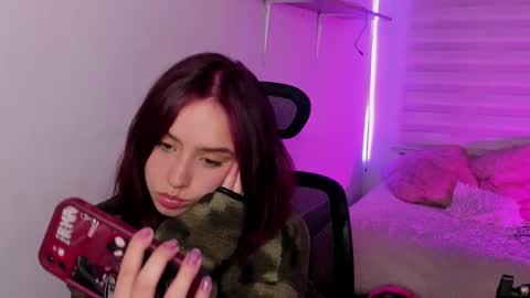 emily_lindey online show from January 17, 4:09 am