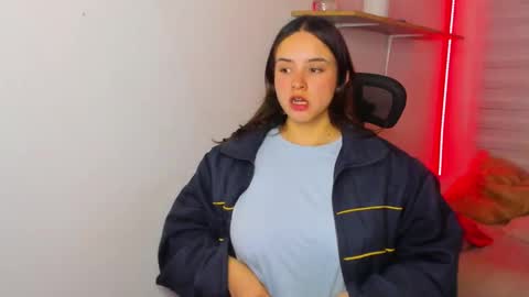 emily_lindey online show from November 23, 3:53 am