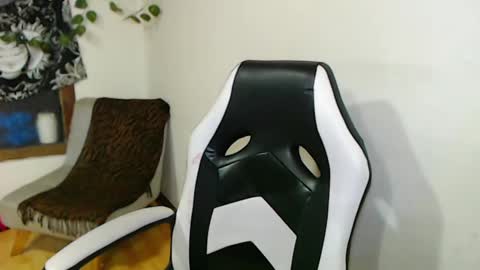 Emily online show from January 11, 10:51 pm