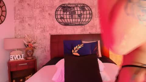 Snapshot of emily_morganxx chatting on September 13, 12:46 pm Emily morgan online show from September 13, 12:46 pm