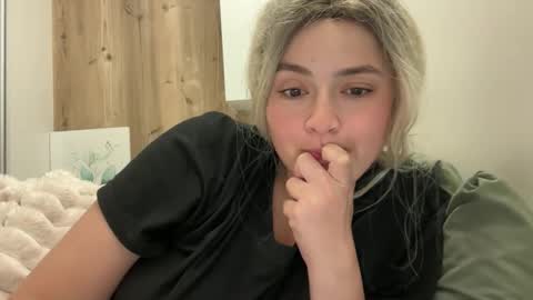 emily_morning_dew online show from October 15, 6:43 pm