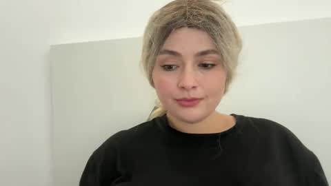 emily_morning_dew online show from October 19, 9:33 am