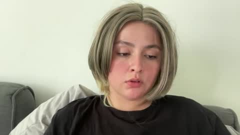 emily_morning_dew online show from June 2, 1:23 pm