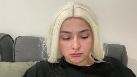 emily_morning_dew online show from November 11, 1:08 pm