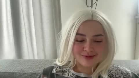 emily_morning_dew online show from February 18, 9:52 am