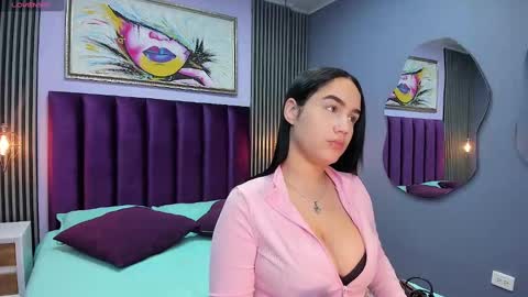 Snapshot of emily_roberts1 chatting on February 25, 12:27 pm Emily online show from February 25, 12:27 pm