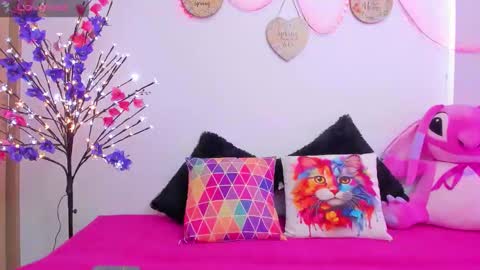 Emily online show from November 14, 2:39 pm