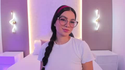 emily_tolson online show from February 17, 7:24 pm