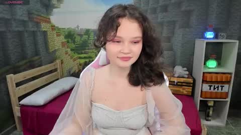 Emilyhaves online show from September 18, 9:02 pm