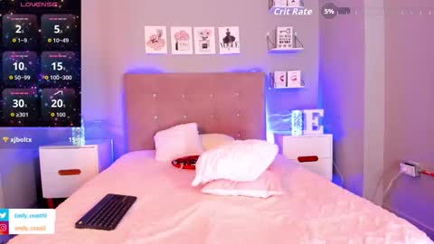 Emi Fit online show from December 5, 9:05 pm