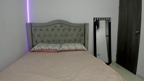 Camila online show from January 7, 6:05 am