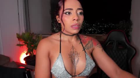 Snapshot of emilyfitness8 chatting on February 1, 4:03 am emily online show from February 1, 4:03 am