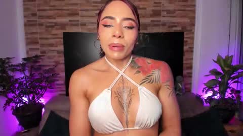 Snapshot of emilyfitness8 chatting on October 15, 4:26 am emily online show from October 15, 4:26 am