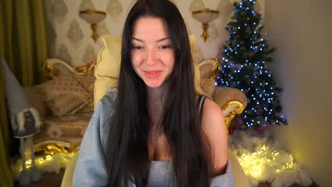 Snapshot of emilyhalls chatting on January 12, 7:11 am Emily online show from January 12, 7:11 am