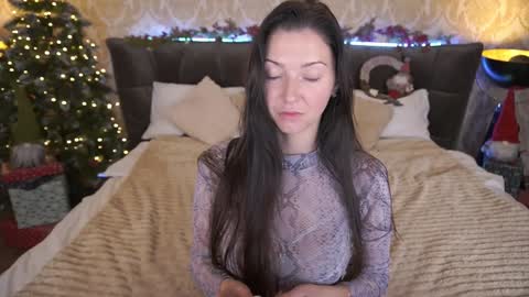 Snapshot of emilyhalls chatting on December 26, 4:58 pm Emily online show from December 26, 4:58 pm
