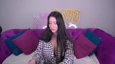 Snapshot of emilyhalls chatting on September 16, 7:16 am Emily online show from September 16, 7:16 am