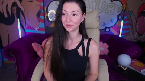 Snapshot of emilyhalls chatting on December 9, 2:39 pm Emily online show from December 9, 2:39 pm