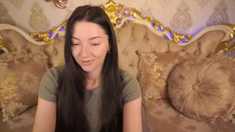 Snapshot of emilyhalls chatting on March 6, 7:25 am Emily online show from March 6, 7:25 am