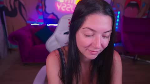 Snapshot of emilyhalls chatting on September 11, 6:47 am Emily online show from September 11, 6:47 am