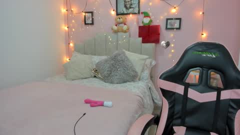 Emily online show from January 9, 8:46 pm