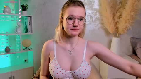 Emi online show from February 24, 1:22 am