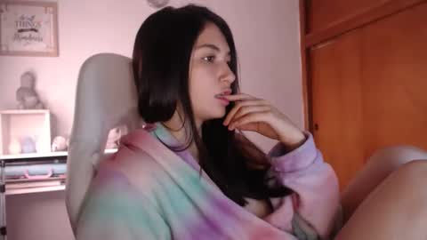 Emily Jang online show from October 18, 10:29 am