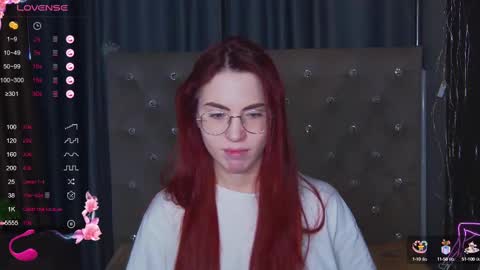 Snapshot of emilykents chatting on March 4, 1:23 am EmilyKents online show from March 4, 1:23 am