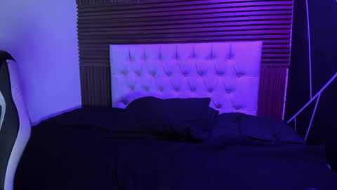 emilymora1_ online show from May 23, 7:06 am