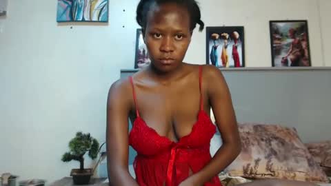 Snapshot of emilyposha chatting on February 8, 10:40 pm Emilly online show from February 8, 10:40 pm