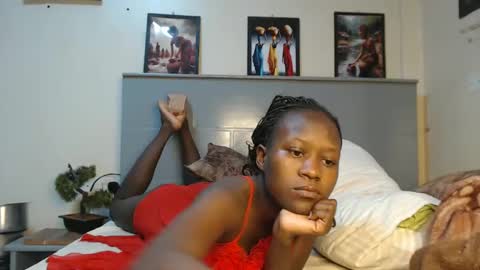Snapshot of emilyposha chatting on March 9, 12:21 am Emilly online show from March 9, 12:21 am